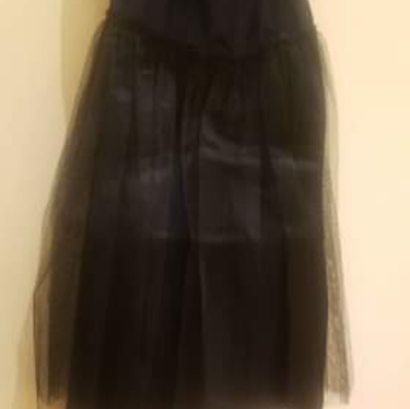 Gawn - Picture 3 of 5